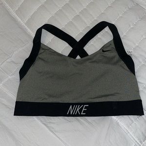 Nike sport bra size large